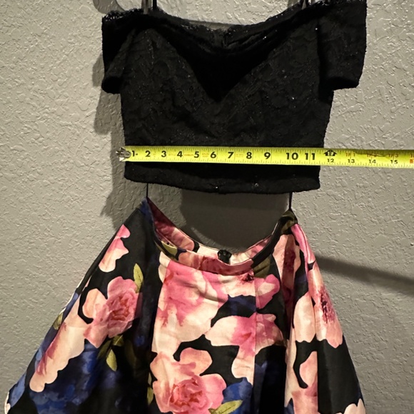 B Darlin 2 piece Prom/Homecoming Dress - Picture 7 of 11